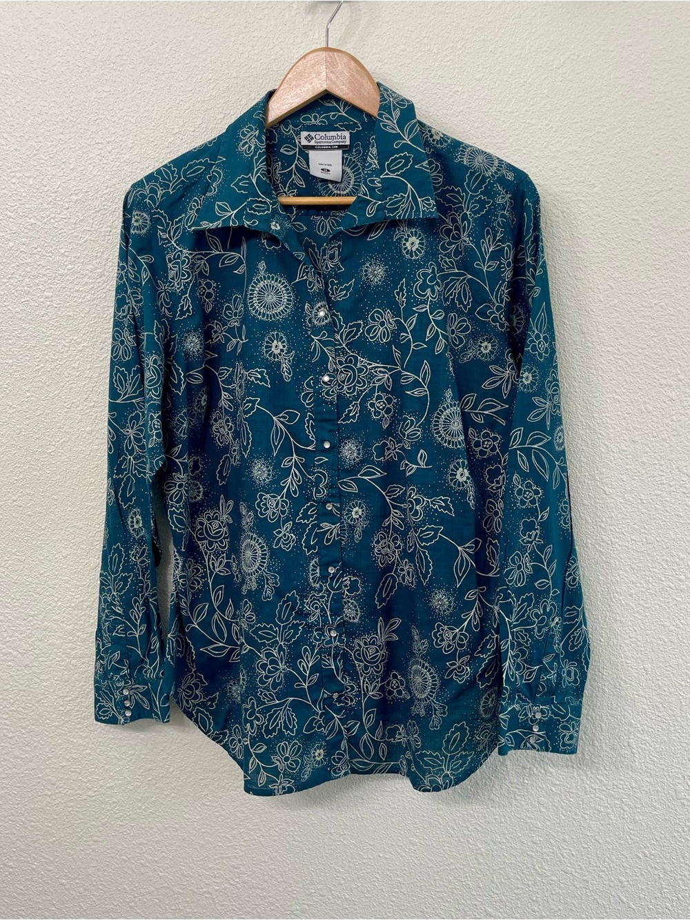 Columbia Teal Denim Blue Floral Snap Front Lightweight Shirt